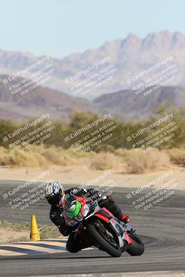 media/Nov-16-2025-Race Pace (Sun) [[8c5fa54630]]/Non Verified Riders (1st 20 Minutes)/2-Turn 10 (1010am)/